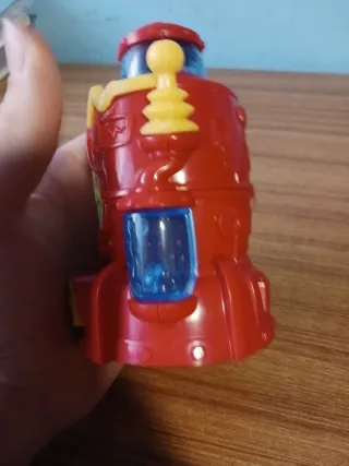 Máquina Kazoom con figuras