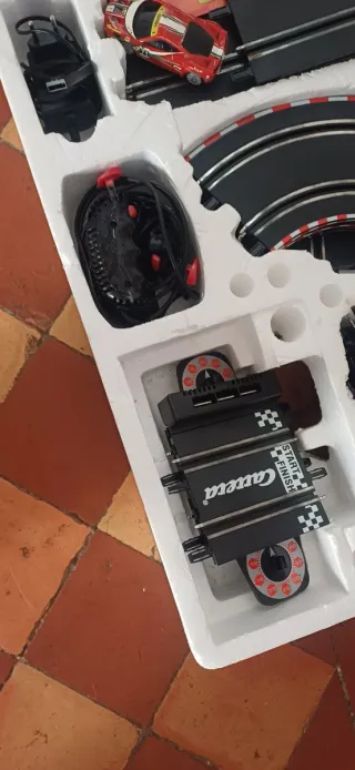 Scalextric Carrera GO Ferrari