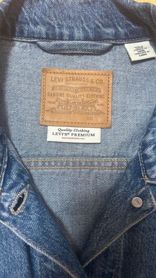 Chaqueta Levi's Belted Trucker Azul.