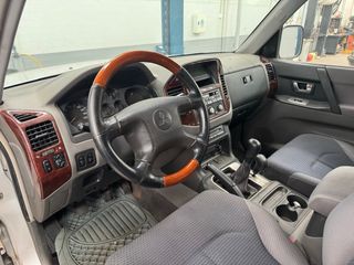 Mitsubishi Montero 2003