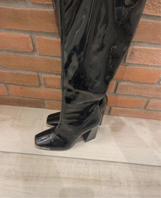 Botas charol negras tacón cuadrado