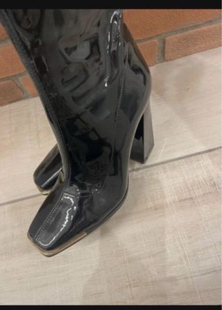 Botas charol negras tacón cuadrado