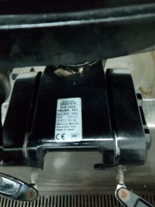 Motor Mercury fueraborda 6cv 4 tiempos