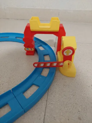 Tren de juguete con circuito