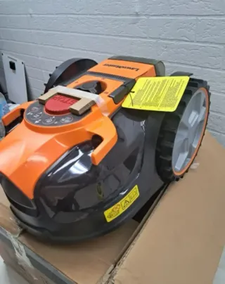 Robot cortacésped LawnMaster VBRM16