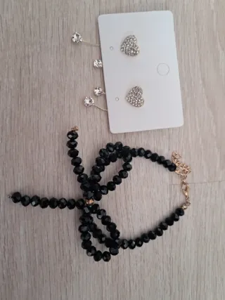 Pulsera y pendientes de corazón