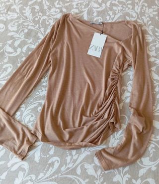 Zara Camiseta Escote Asimétrico