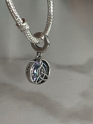 Charm madre e hija con nudo Celta.Plata. Nuevo