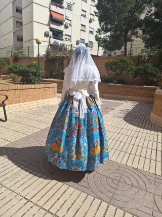 Traje de Fallera azul para niña de 12 - 14 años.