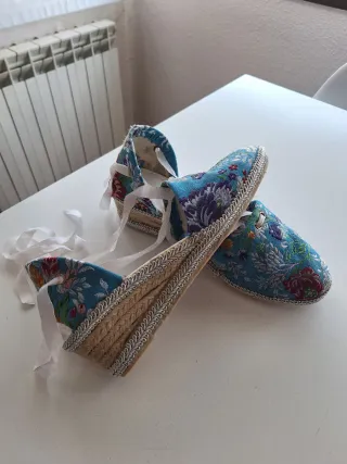 Traje de Fallera azul para niña de 12 - 14 años.