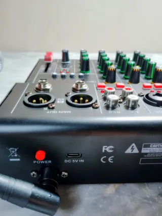 Mixer Audio 3/4 Canali + 2 Microfoni Wireless