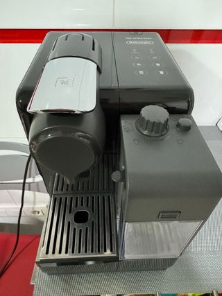 Cafetera Nespresso DeLonghi Cápsulas