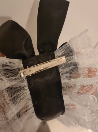 Tocado Lolita Mariposa Encaje Negro Blanco