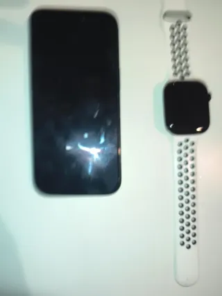 Precio negociable Pack iPhone 15 + Apple Watch S1