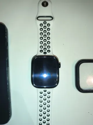 Precio negociable Pack iPhone 15 + Apple Watch S1