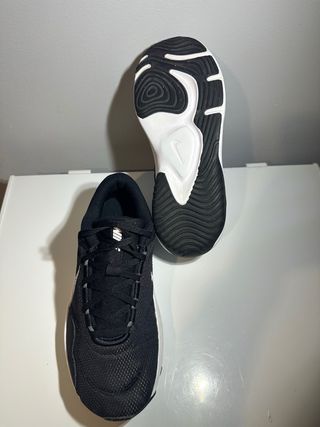 Nike Legend Essential 3 NN Talla 42.5