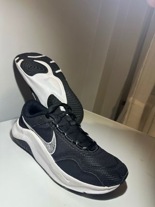 Nike Legend Essential 3 NN Talla 42.5