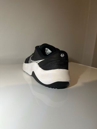 Nike Legend Essential 3 NN Talla 42.5