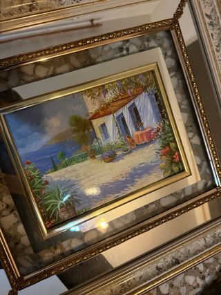 Cuadro decorativo con marco dorado y espejo