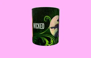 Taza cerámica diseño brujas verde y rosa