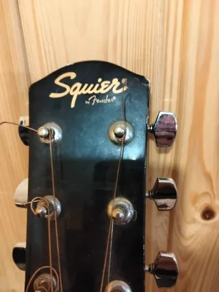 Guitarra Acústica Squier SA-105