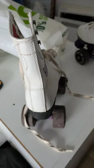 Patines Boomerang Clásicos BlancosMorado