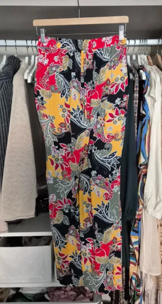 Pantalones C&A. 100% viscosa.