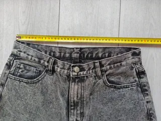 Jeans larghi neri e grigi