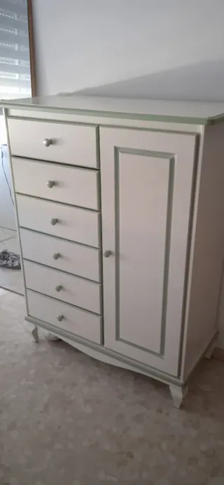 Cómoda infantil de madera