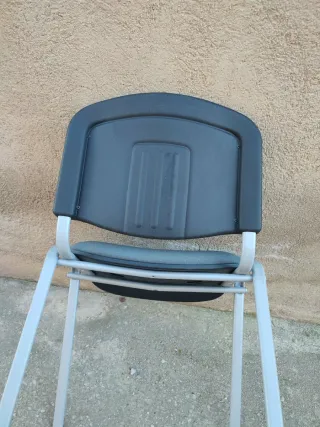 Silla de oficina gris