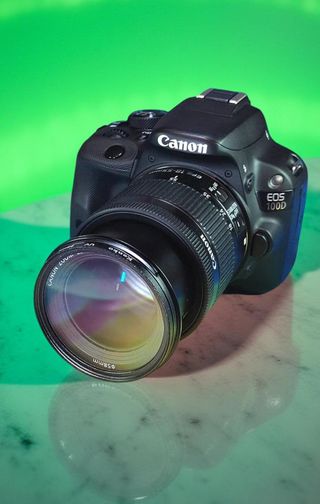 Canon EOS 100D + Objetivo 18-55mm