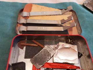 Antigua caja de parches bicicleta simson