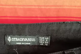 Falda cargo Stradivarius negra