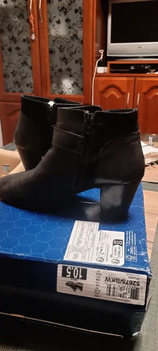 Botas de piel negras con hebilla