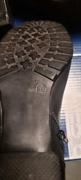 Botas de piel negras con hebilla