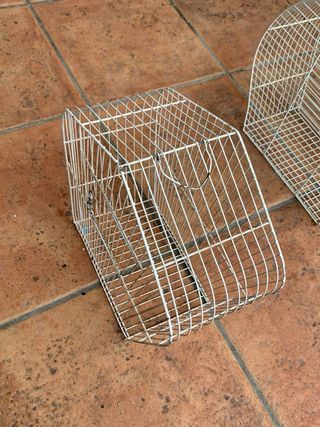 Jaulas para pájaros blancas y beige