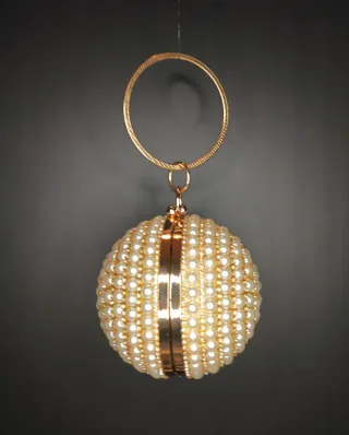 Bolso Redondo Perlas  Resin y Metal Dorado
