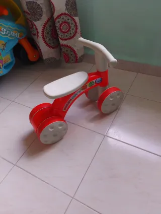 Moto correpasillos muy ligera, fácil de manejar .