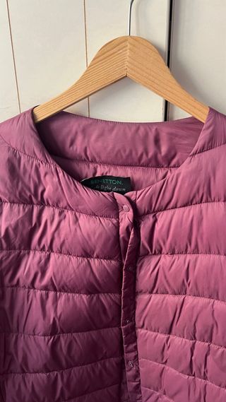 Plumífero fino Benetton rosa talla M