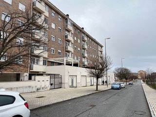 Local comercial en venta en Universidad en Ávila