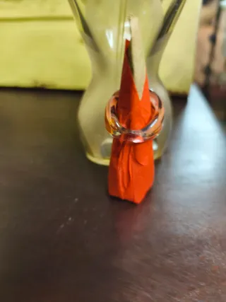 Anillo de cristal naranja y dorado