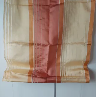 Tenda a pacchetto beige e arancio
