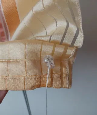 Tenda a pacchetto beige e arancio