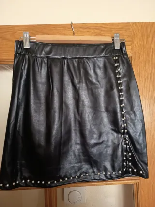 Minifalda negra con perlas