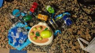 Regalo Juguetes Niños: Rana, Coches, Bloques.