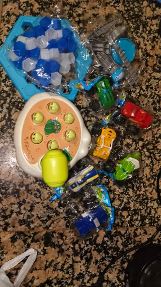 Regalo Juguetes Niños: Rana, Coches, Bloques.