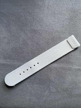 Correa reloj Nomos tela gris claro 18mm.