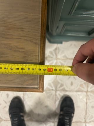 Mesa de centro blanca con ruedas