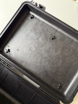 Maleta Peli 1500 Negra Resistente. FOAM