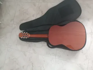 Guitarra Admira Juanita + Funda